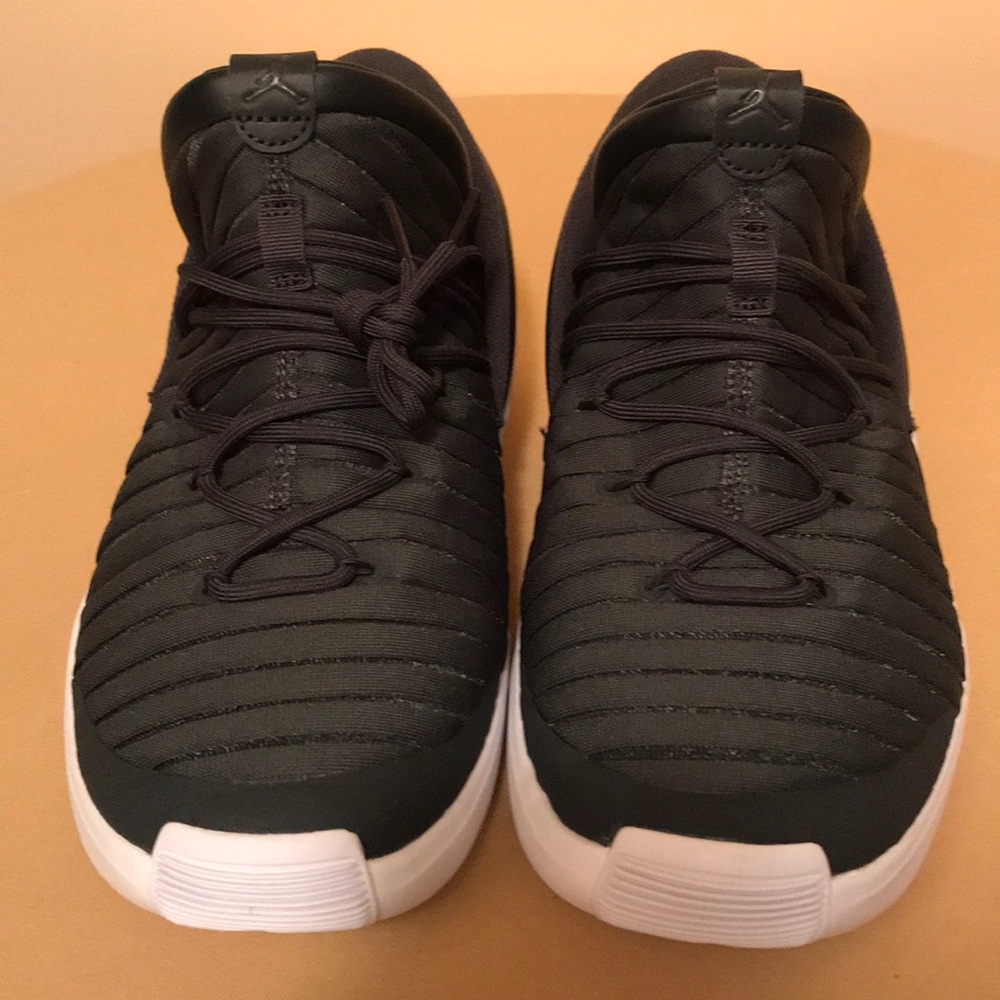 Nike Air Jordan LUXE men’s basketball shoe NEW